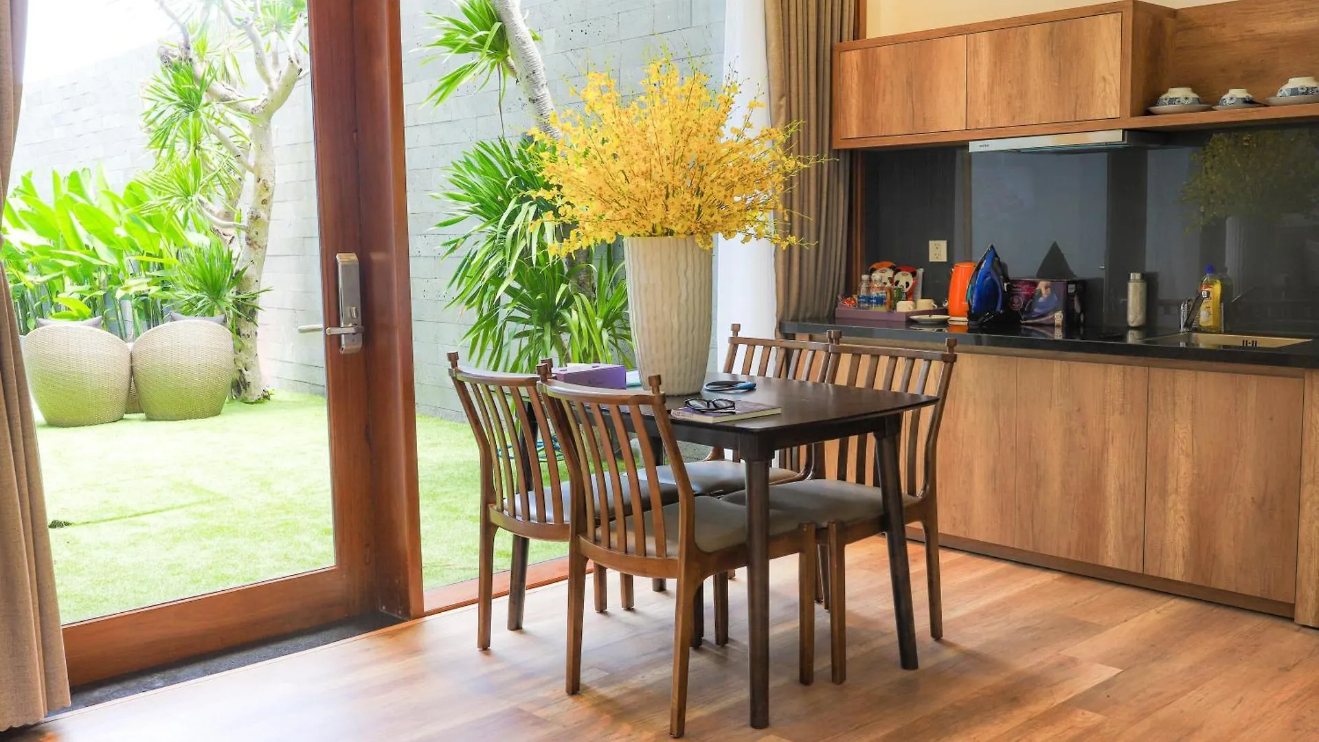 K House Apartment Danang Beach 4*, Đà Nẵng
