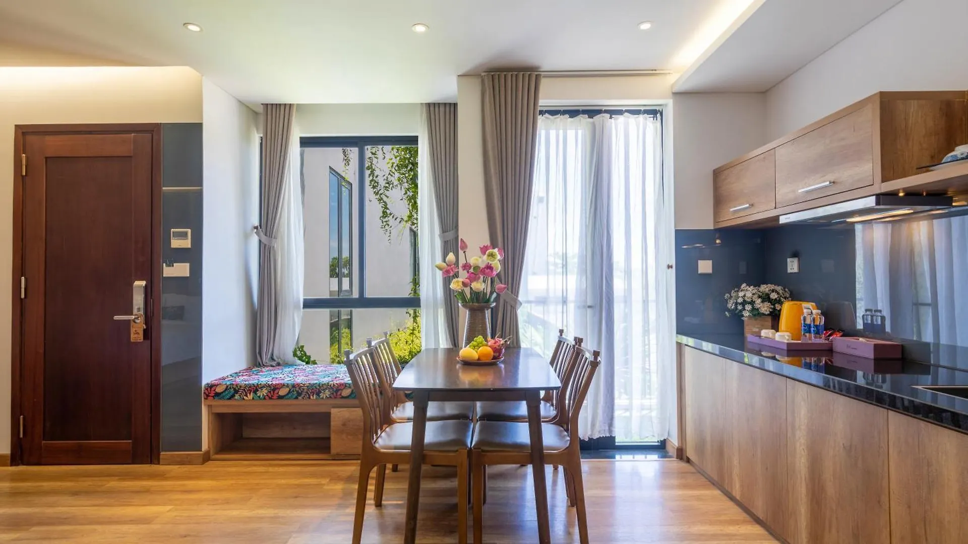 **** Aparthotel K House Apartment Danang Beach Vietnam